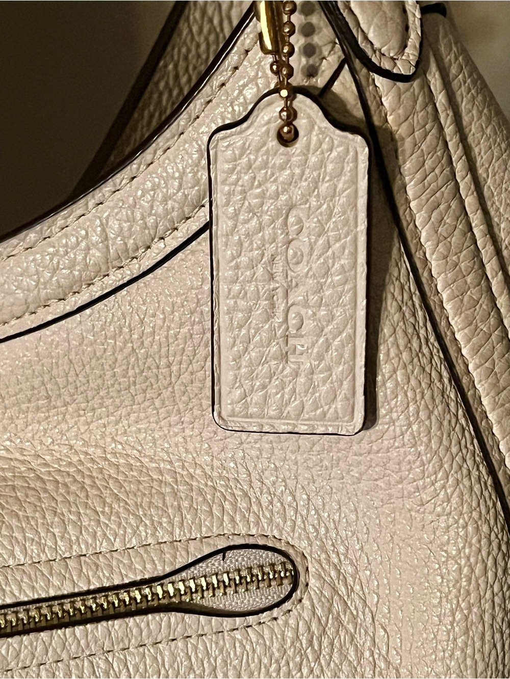 Coach Kristy 2021  Pebbled Leather Shoulder Bag in Chalk. Pristine condition - Picture 3 of 8